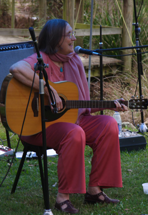 Anne at Redlands Folk Festival 2007